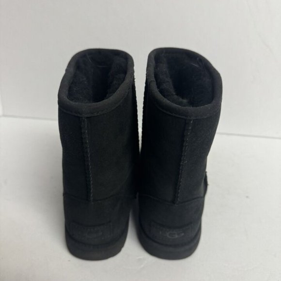 UGG Kids Classic II Boot Black Size 3 M Big Kid - Picture 4 of 6